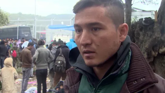 Un refugiado afgano, en el registro de Moria Un refugiado afgano, en el registro de Moria