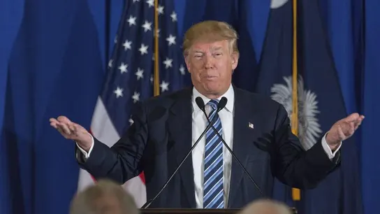 Donald Trump contestando a las declaraciones del Papa Francisco Donald Trump contestando a las declaraciones del Papa Francisco