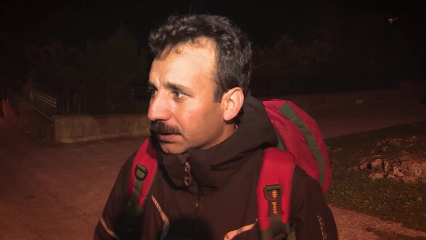 Un refugiado reci&eacute;n llegado a Lesbos