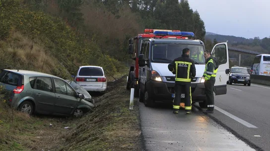 Uno de los tres accidentes registrados en la AP-9 Uno de los tres accidentes registrados en la AP-9