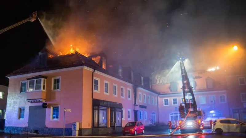 Hotel donde los refugiados se alojaban en una ciudad alemana Hotel donde los refugiados se alojaban en una ciudad alemana