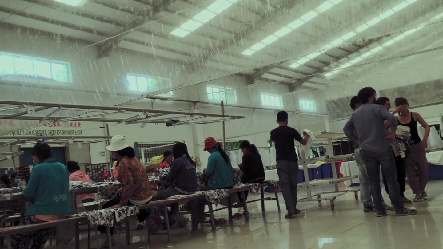 El interior de una fábrica textil en Camboya Fábrica de textil