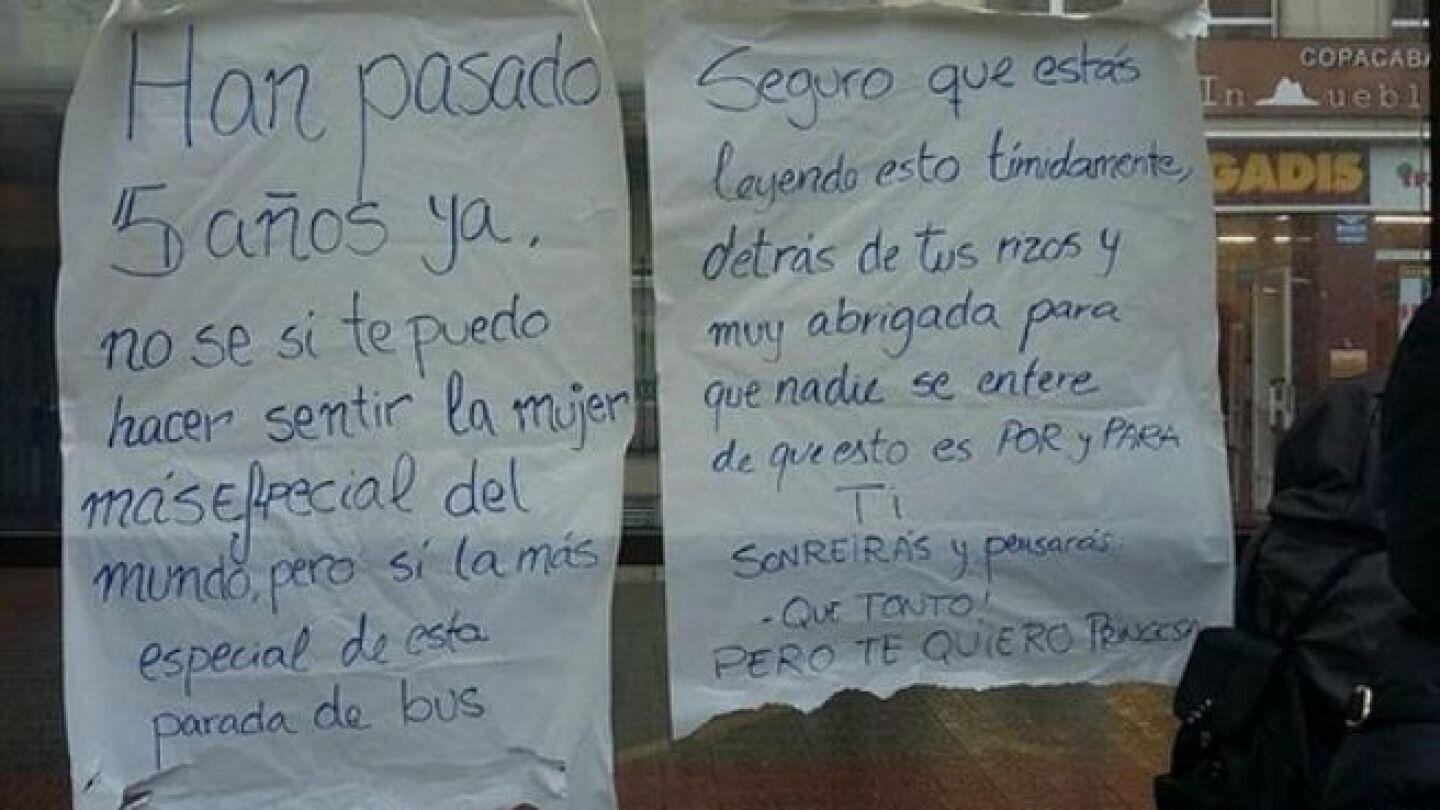 Declaraci&oacute;n de amor en una marquesina