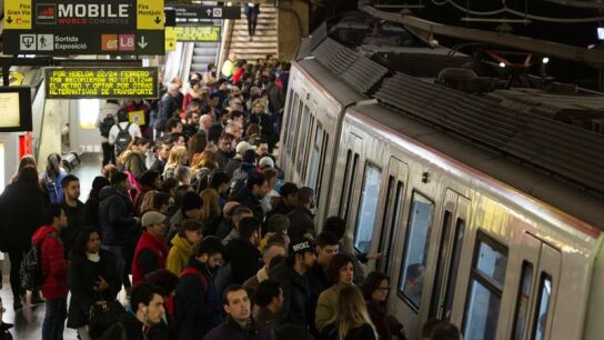 Aglomeraciones en el metro de Barcelona