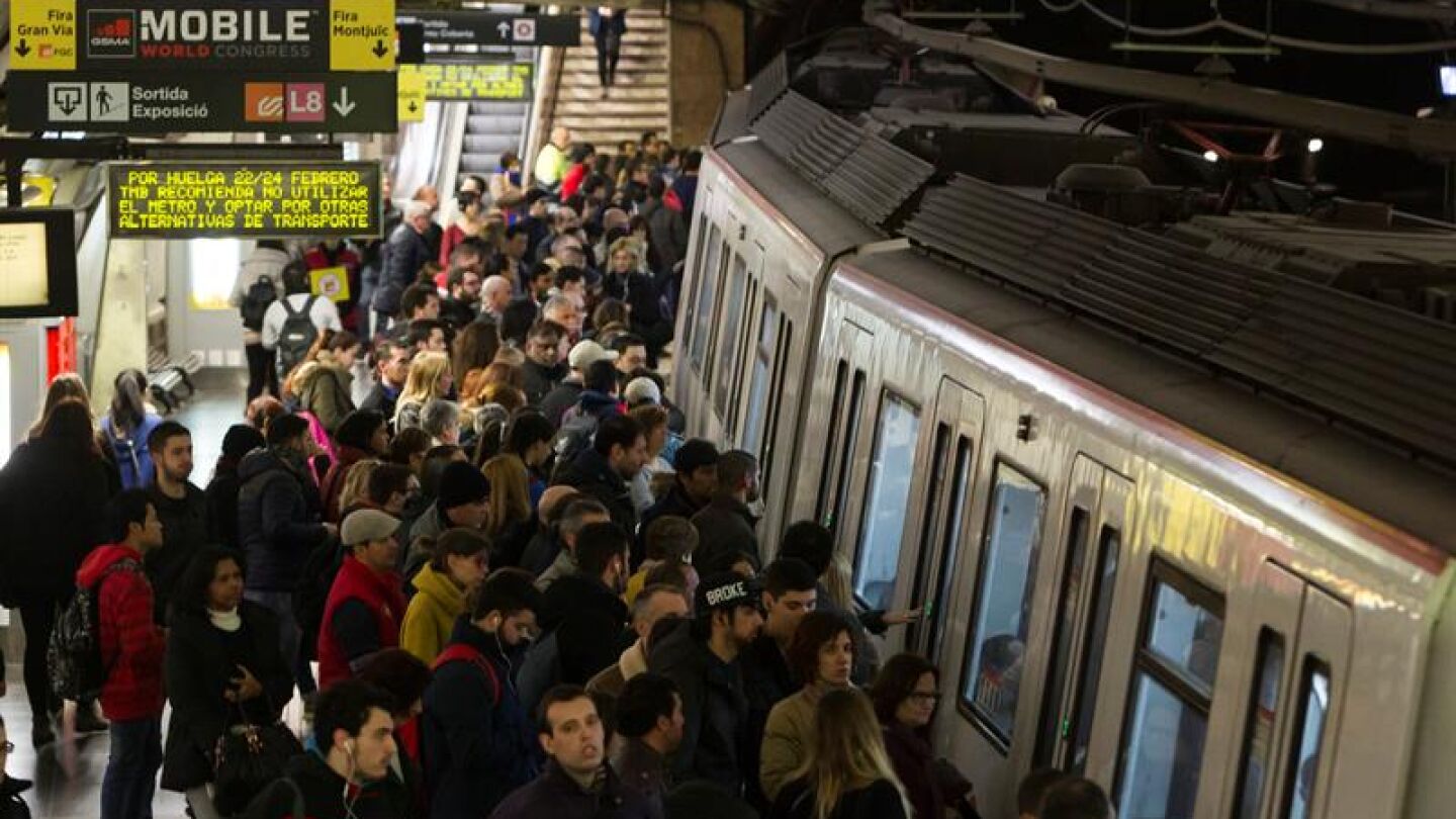 Aglomeraciones en el metro de Barcelona