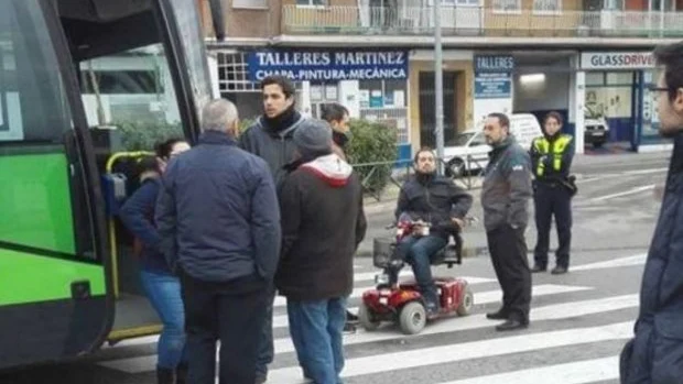 'El langui' bloquea un autobús
