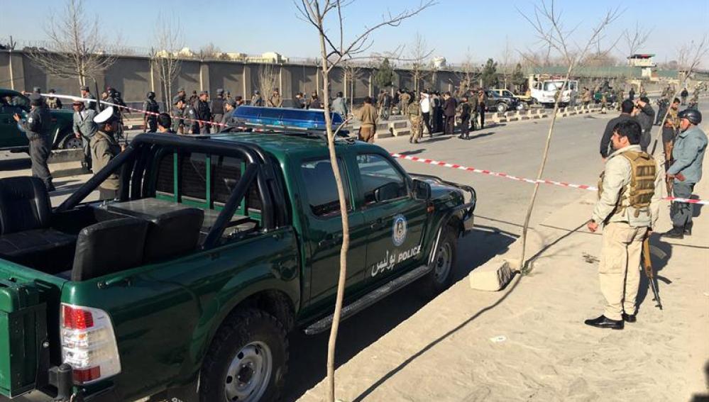 Al menos 12 muertos y 40 heridos en un atentado suicida en Afganistán