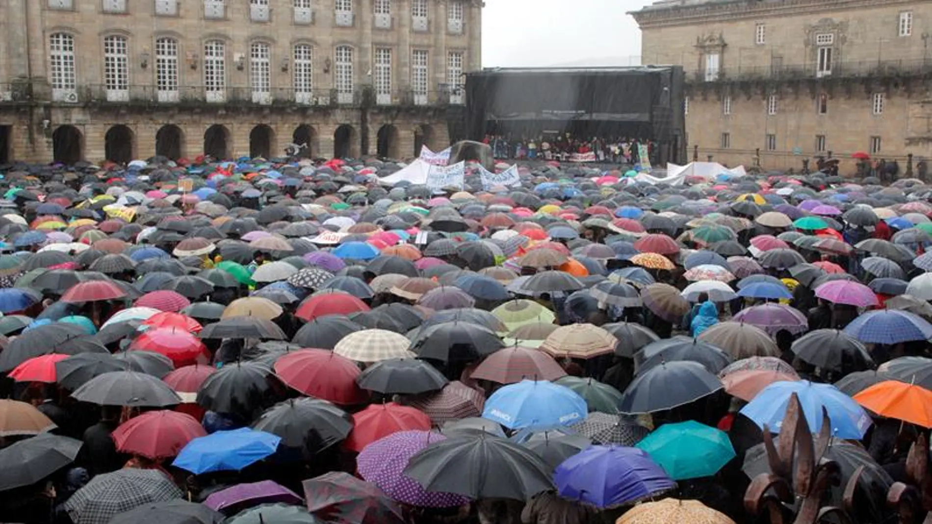 Cerca de 30.000 marineros gallegos se manifiestan en Santiago de Compostela