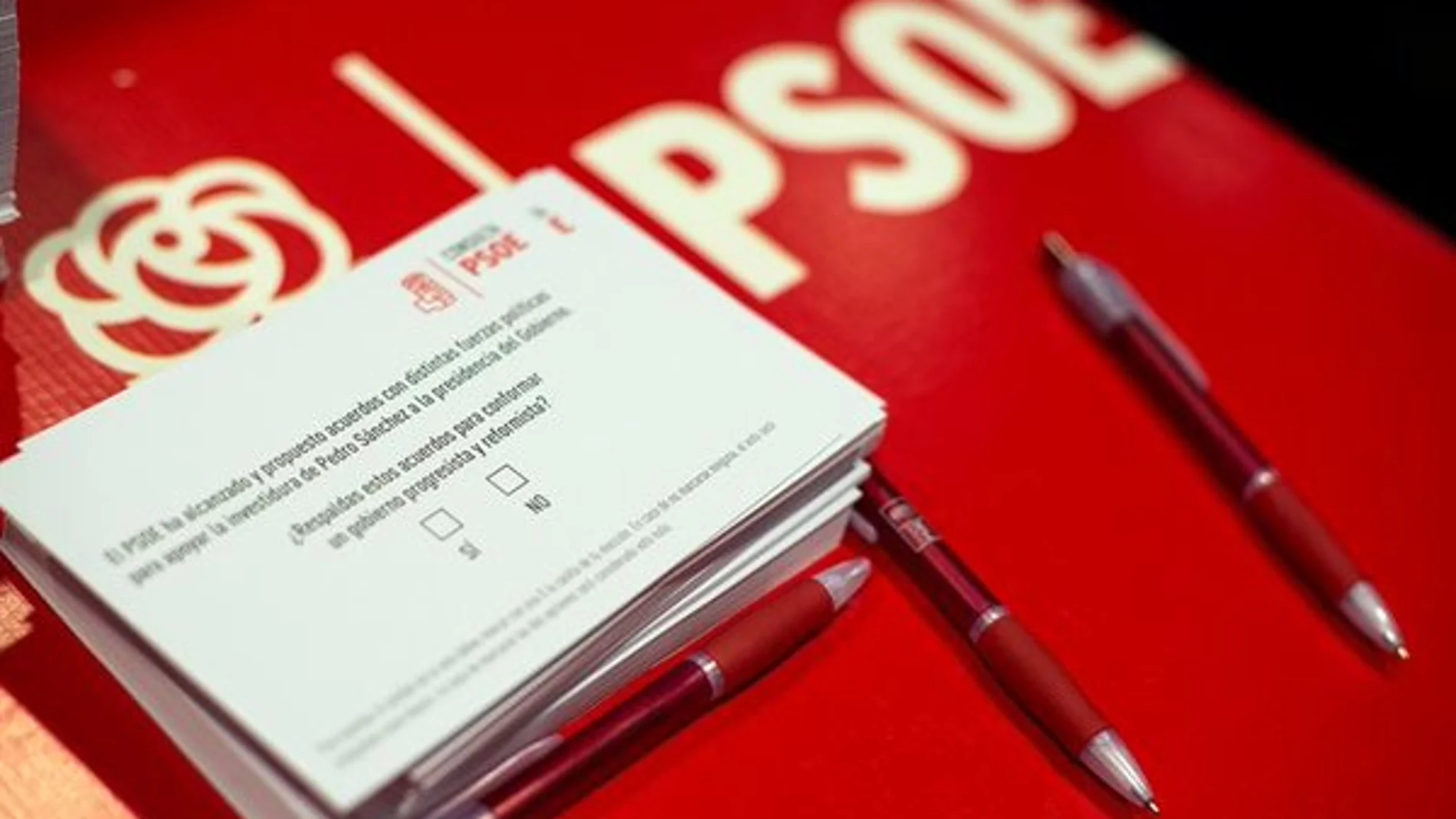 Papeletas de la consulta del PSOE