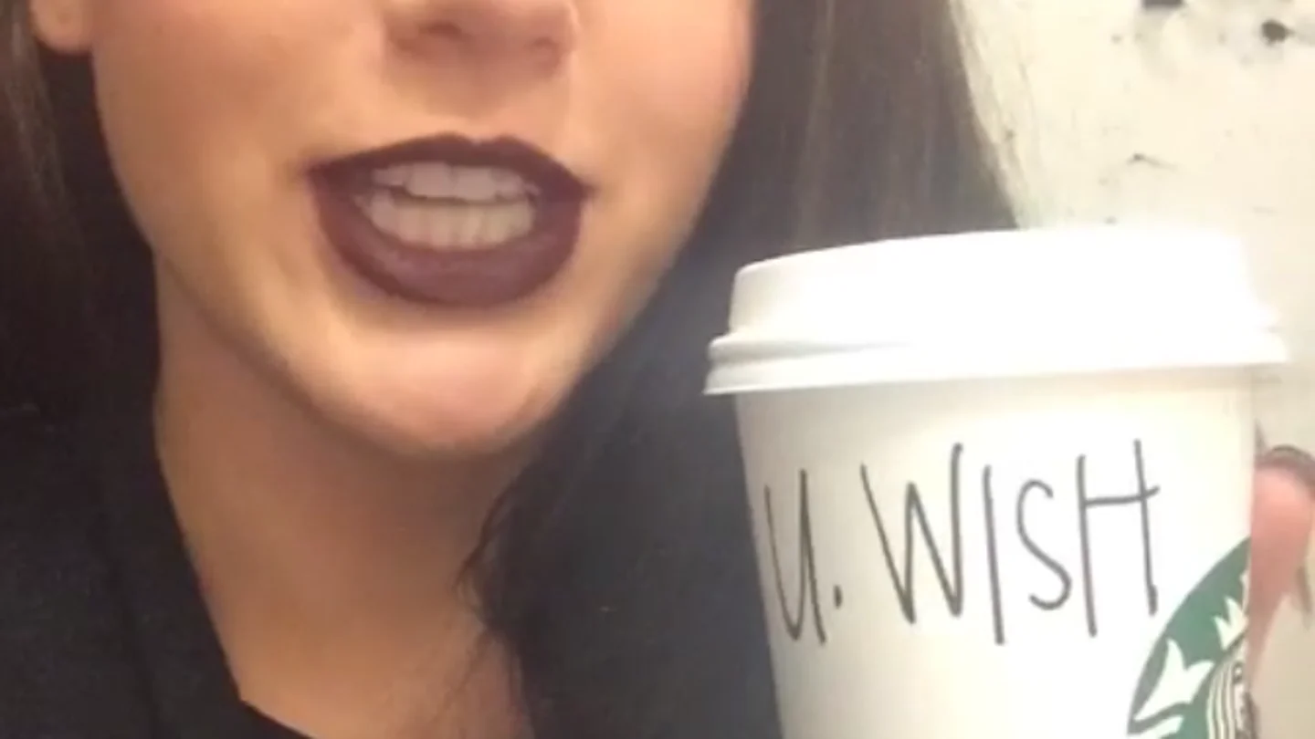 La joven que pidió el café en Starbucks La joven que pidió el café en Starbucks