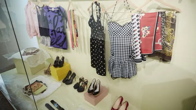 Parte de la ropa de Amy Winehouse que se ve en la exposición Parte de la ropa de Amy Winehouse que se ve en la exposición