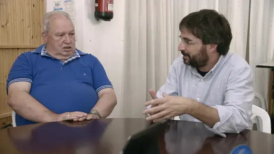 Jordi Évole, junto a extrabajadores de astilleros gallegos Jordi Évole, junto a extrabajadores de astilleros gallegos