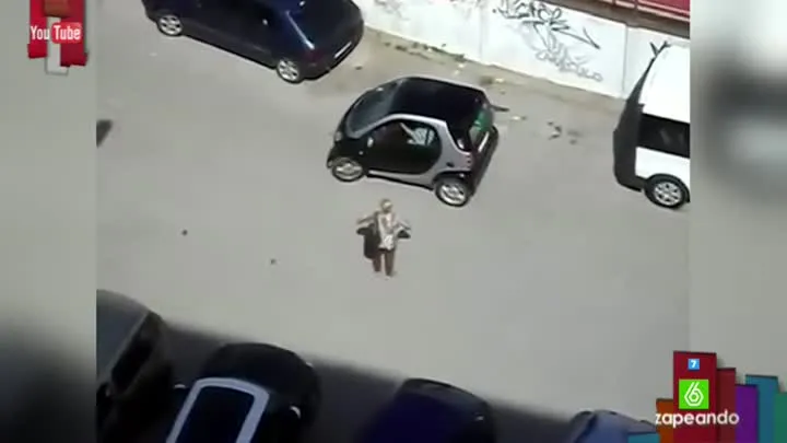 Así aprende ‘Chabelita’ a conducir en Cuenca Así aprende ‘Chabelita’ a conducir en Cuenca