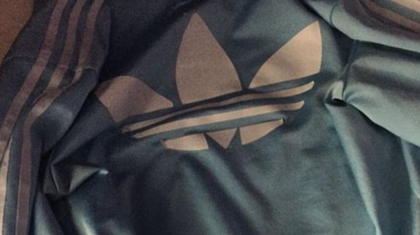 &iquest;De qu&eacute; color ves la sudadera?