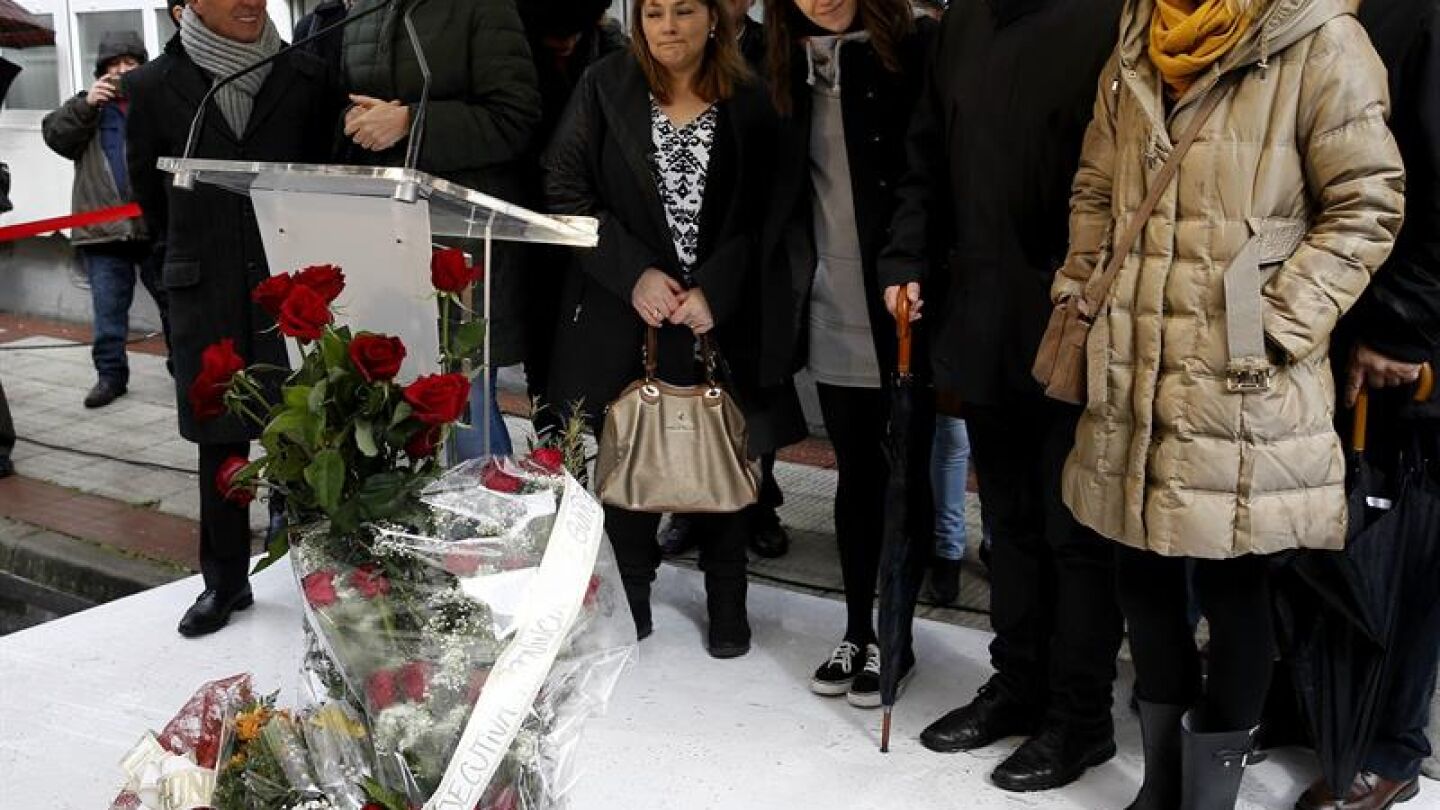 El PSOE Vasco homenajea a Isa&iacute;as Carrasco en el octavo aniversario de su asesinato por ETA