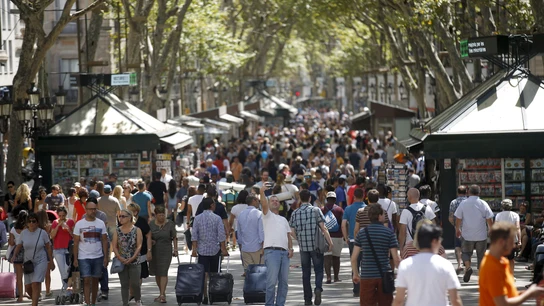 Panorámica de Las Ramblas de Barcelona Panorámica de Las Ramblas de Barcelona