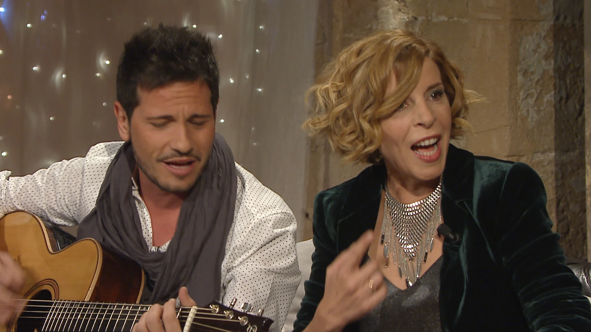 Sole Giménez cantando con David deMaría