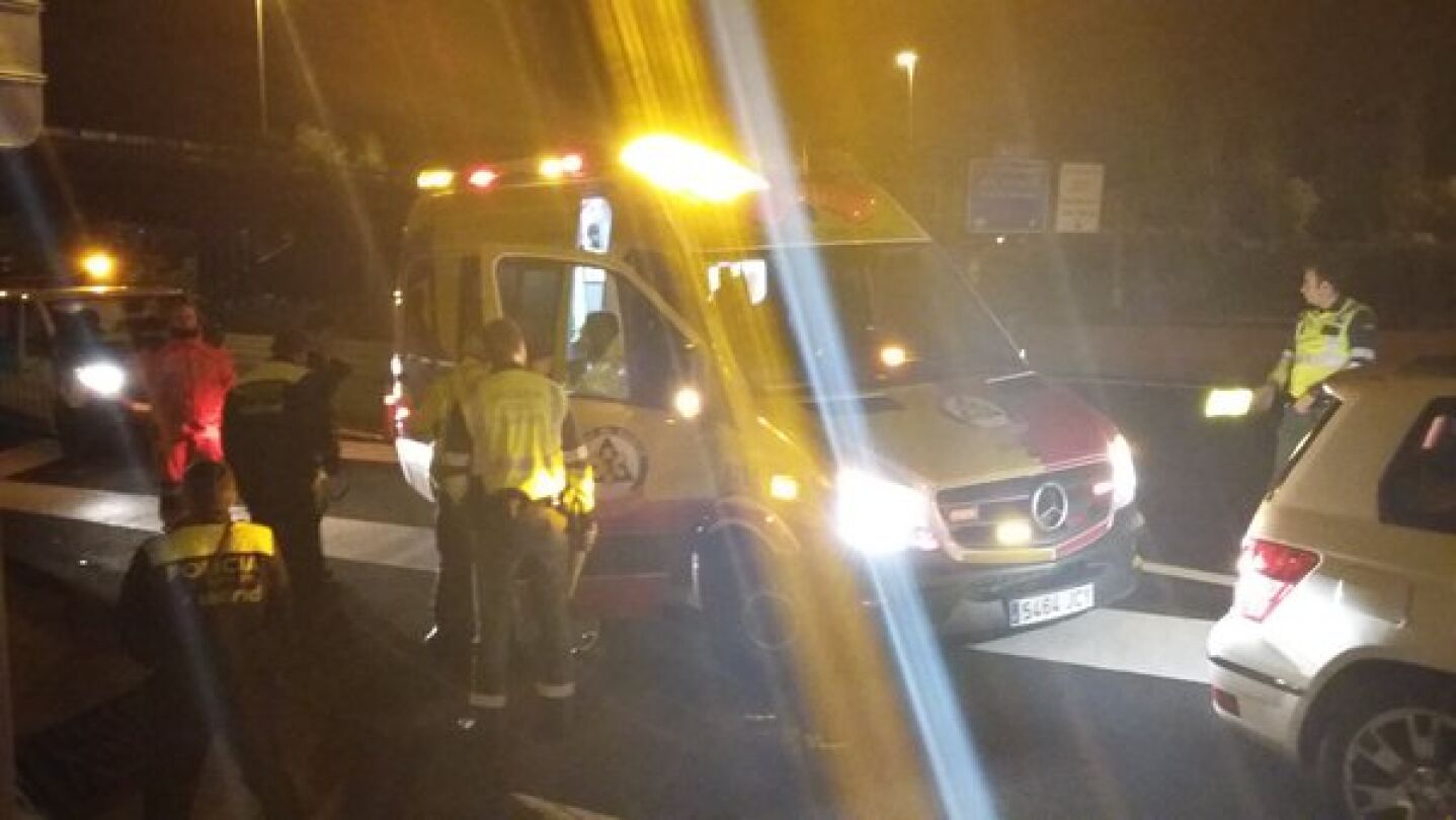 Una mujer da a luz en la Autov&iacute;a