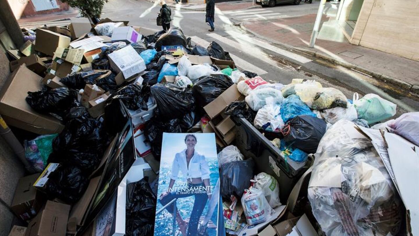 M&aacute;laga acumula 3.500 toneladas de basura