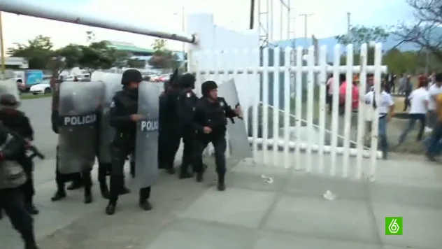 La policía mexicana interviene en los enfrentamientos
