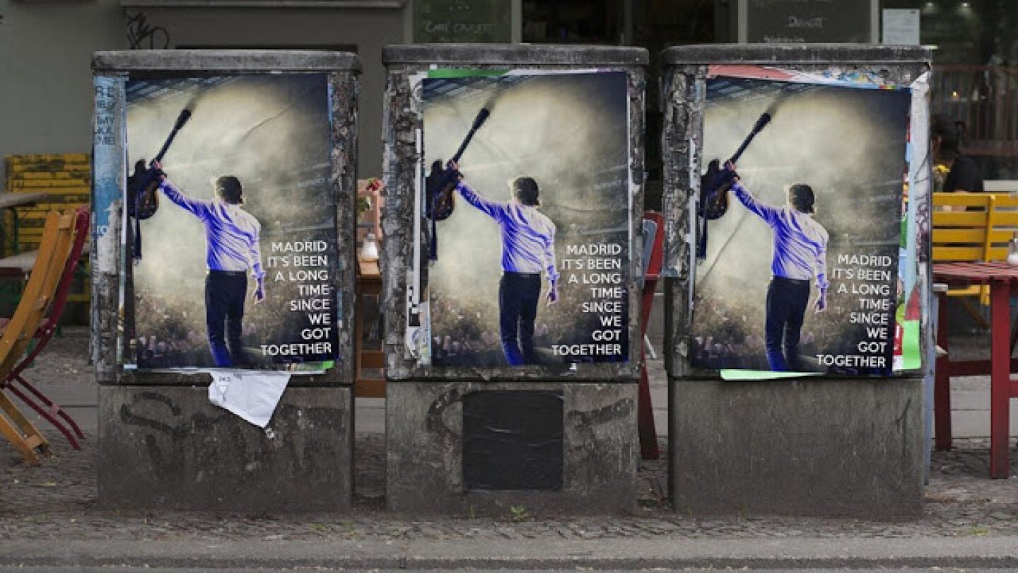 Carteles de promoci&oacute;n que podr&iacute;an corresponder a Paul McCartney