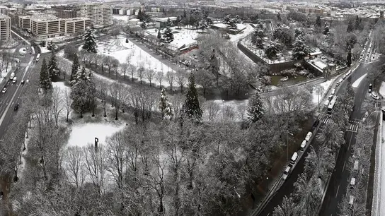 Parque 'la Taconera' en Pamplona cubierto de nieve Parque 'la Taconera' en Pamplona cubierto de nieve