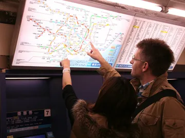 Los mapas de metro son tan incomprensibles que parecen estar en otro idioma Los mapas de metro son tan incomprensibles que parecen estar en otro idioma