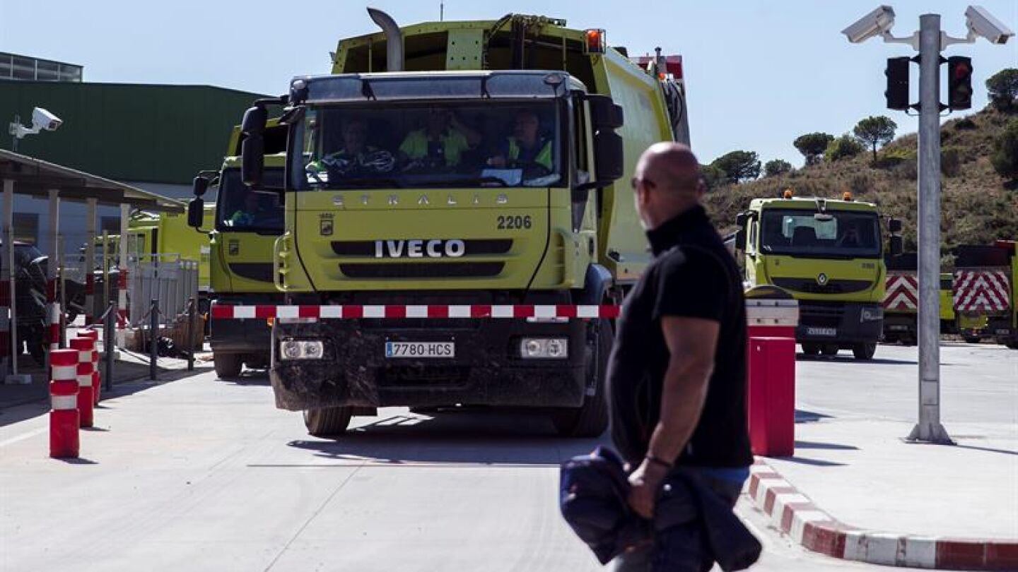 El personal de limpieza de M&aacute;laga volviendo al trabajo