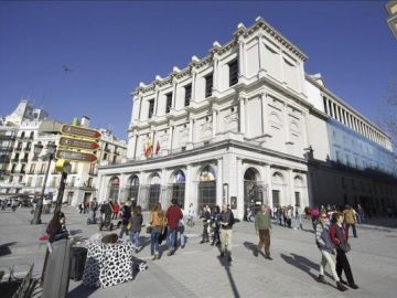 Vista de la fachada del Teatro Real de Madrid Vista de la fachada del Teatro Real de Madrid