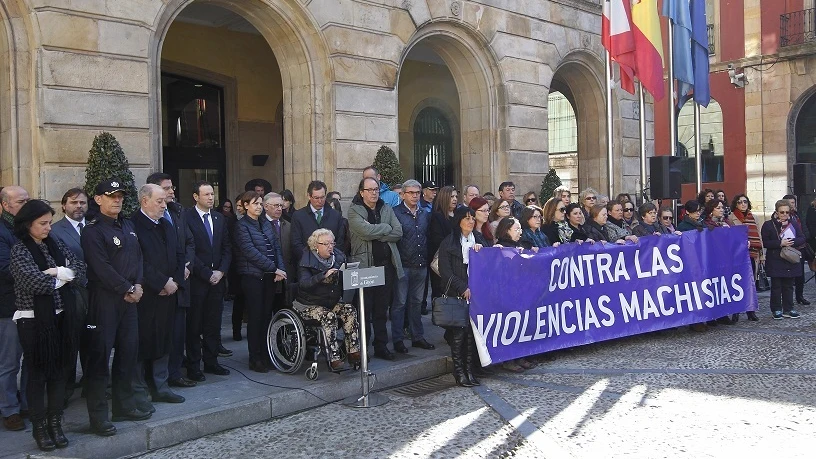 Concentración contra la violencia machista en Gijón