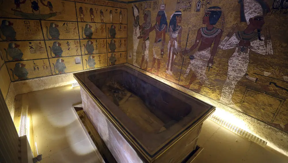 Fotografía de archivo que muestra el interior de la cámara funeraria de Tutankamón