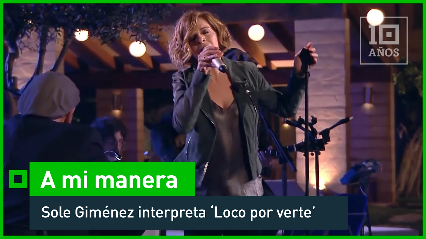 2016. Soledad Giménez y su tema de Manolo Tena La cantante española Sole Giménez versiona la canción 'Loco por verte' del disco 'Sangre española' para homenajear a su compañero Manolo Tena en A mi manera. La artista interpreta el éxito de principios de los 90 del exvocalista de Alarma!!!, llevándosela a su terreno con voz y música en directo.