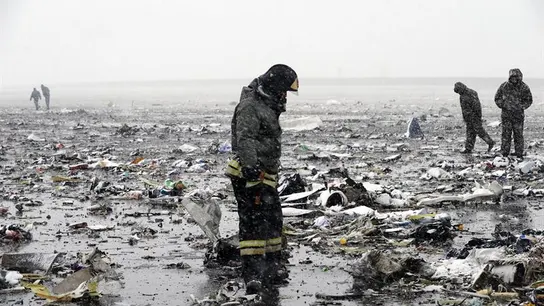 Hallan una de las cajas negras del avión siniestrado en Rusia Hallan una de las cajas negras del avión siniestrado en Rusia