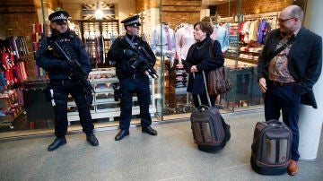 Policía Belga en el aeropuerto