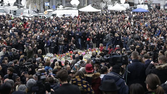 Minuto de silencio en la plaza de la Bolsa, Bruselas Minuto de silencio en la plaza de la Bolsa, Bruselas
