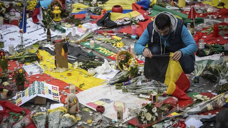 Homenaje a la víctimas en la plaza de la Bolsa