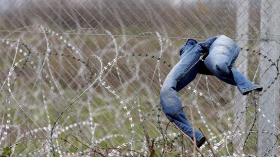 Alambrada que separa Grecia con Macedonia