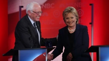 Los precandidatos demócratas Hillary Clinton y Bernie Sanders