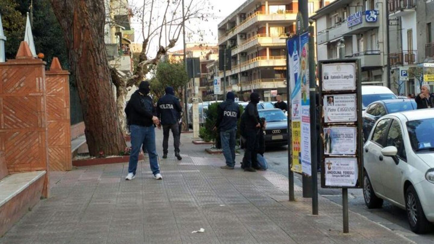 Arrestan en Italia a un argelino que proporcion&oacute; documentos falsos a los yihadistas