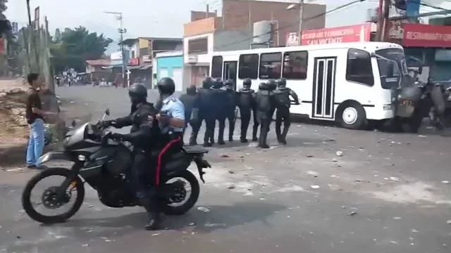 00718 00718