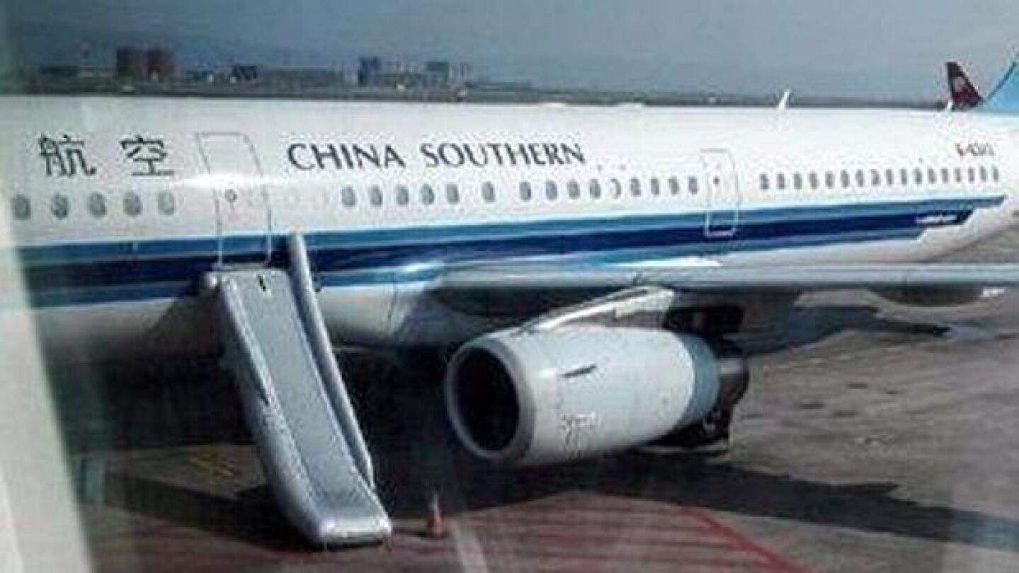 Imagen del avi&oacute;n con la rampa activada