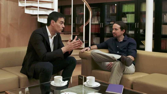 El líder del PSOE, Pedro Sánchez, y el de Podemos, Pablo Iglesias, durante una reunión El líder del PSOE, Pedro Sánchez, y el de Podemos, Pablo Iglesias, durante una reunión