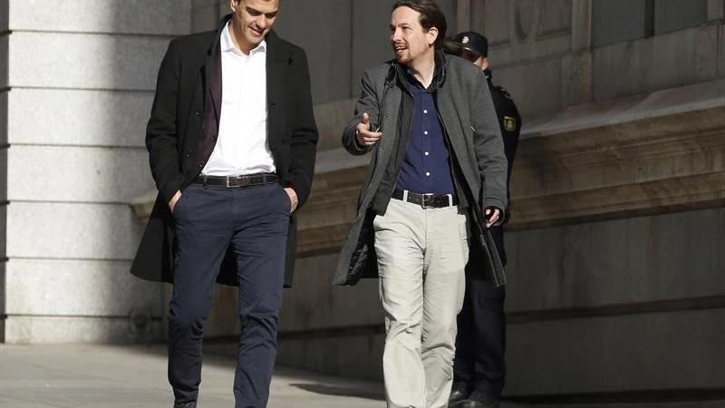 Pedro Sánchez y Pablo Iglesias a su llegada al Congreso