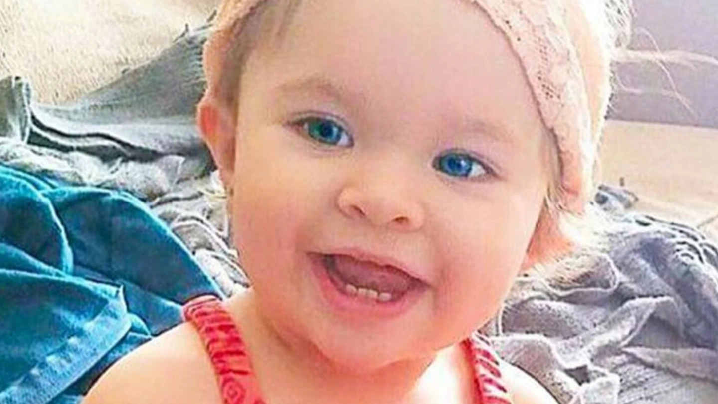 Fotografía en la que aparece la pequeña. Fotografía en la que aparece la pequeña.