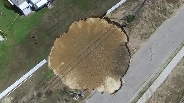 Imagen del enorme agujero en Florida