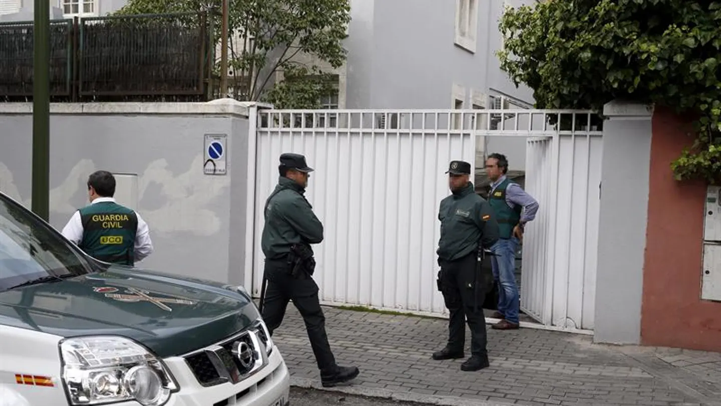 La Guardia Civil registra el domicilio de Mario Conde La Guardia Civil registra el domicilio de Mario Conde