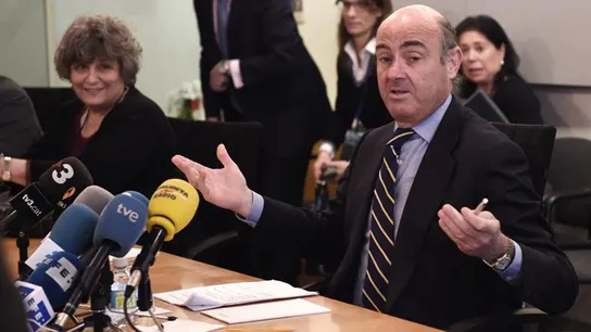 De Guindos: Soria ha tomado "la decisión más concluyente" en la política De Guindos: Soria ha tomado "la decisión más concluyente" en la política