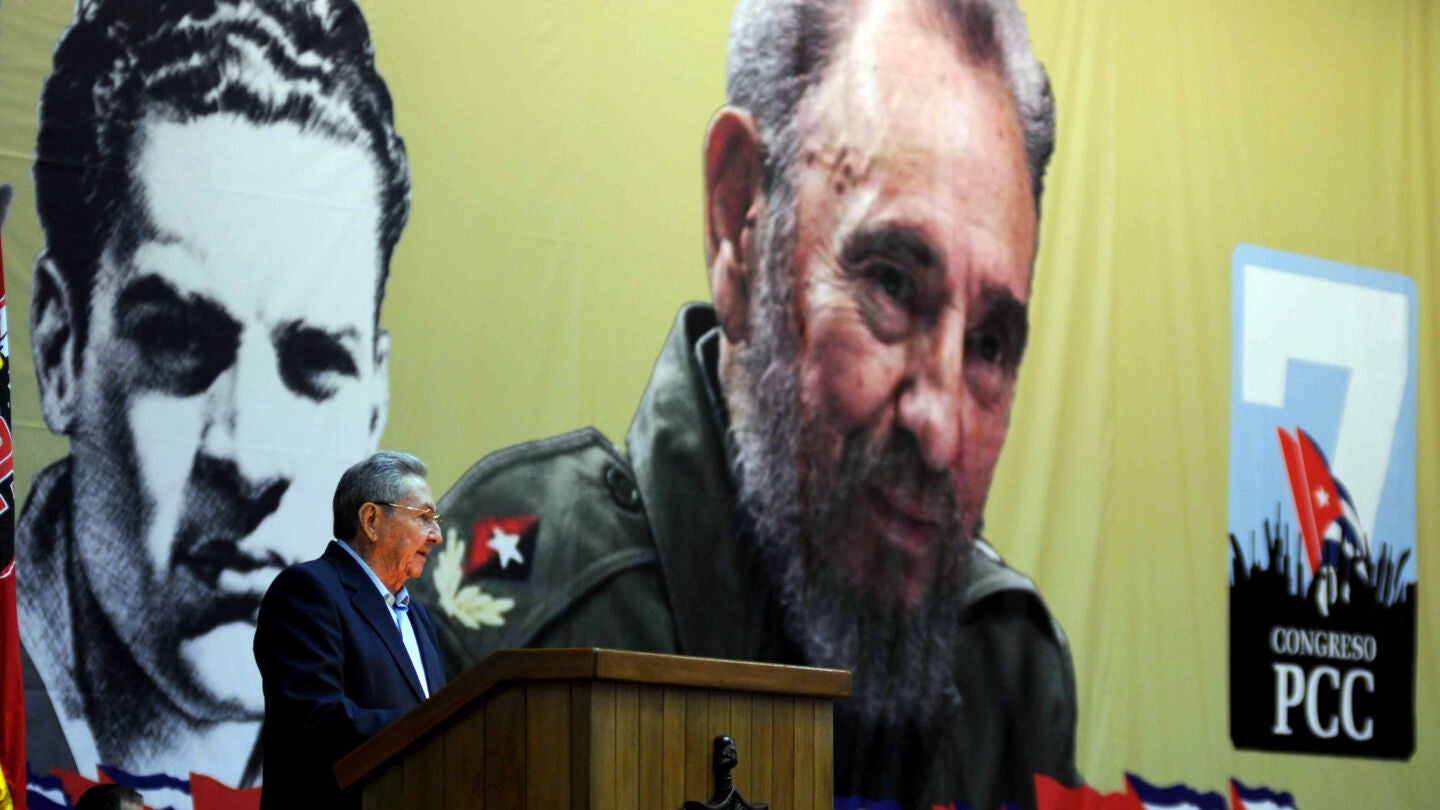 Ra&uacute;l Castro en el VII congreso del Partido Comunista cubano