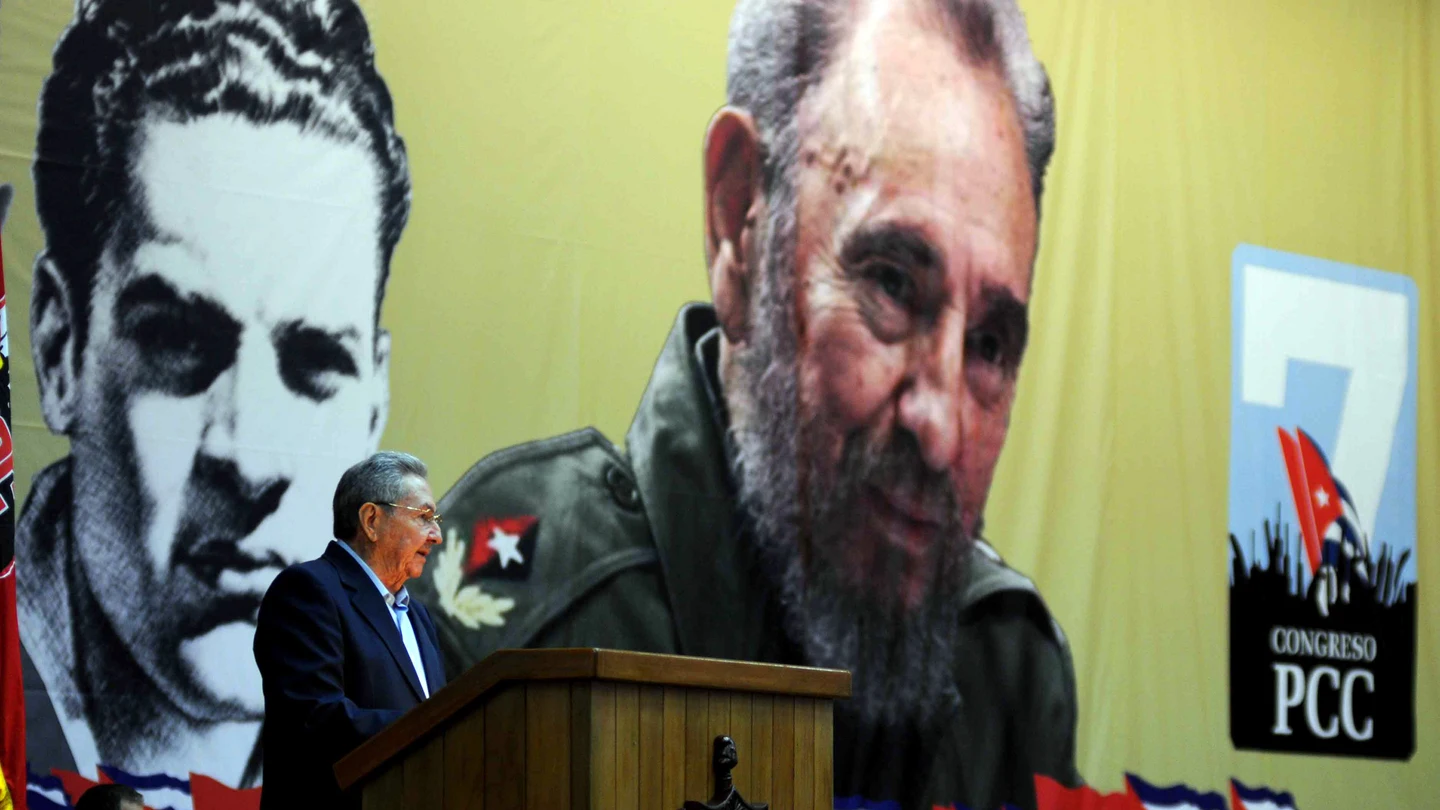 Raúl Castro en el VII congreso del Partido Comunista cubano Raúl Castro en el VII congreso del Partido Comunista cubano