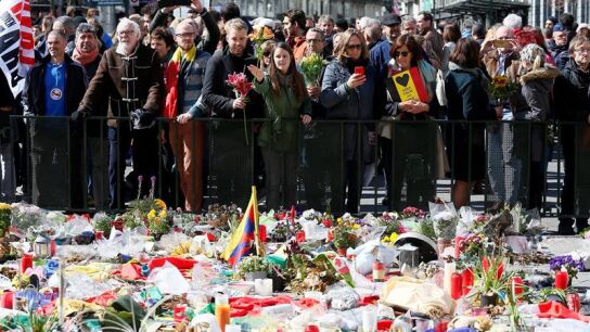 Cientos de personas concentradas en una marcha contra el terror en Bruselas